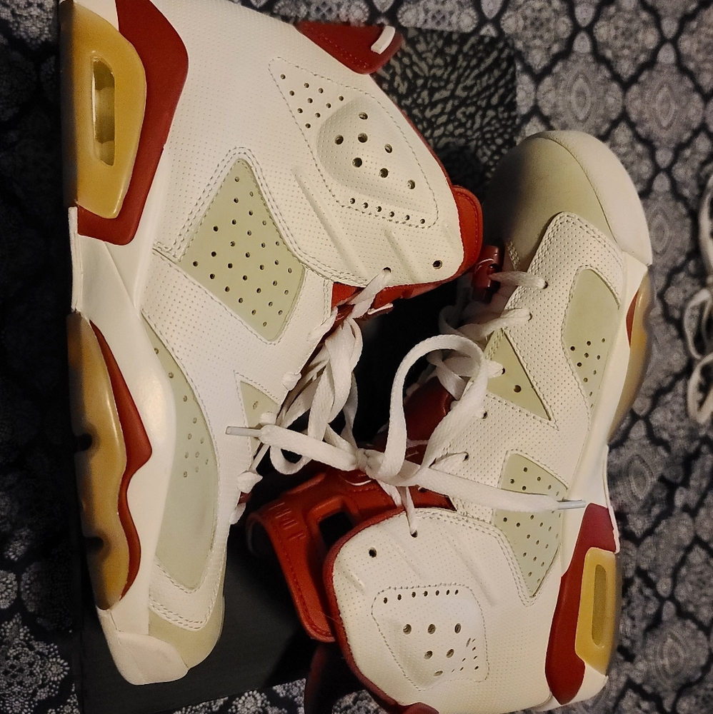 Air jordan retro 6 alternate 1991 size 8.5